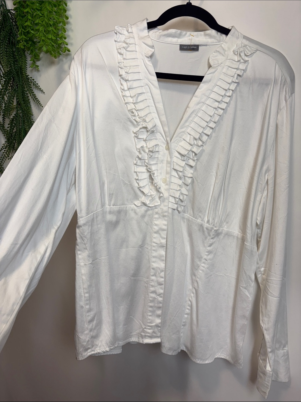 Apt. 9 White Ruffle V-Neck Button Blouse